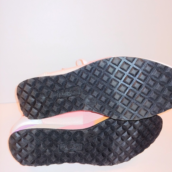 Brash White/Pink Sneakers Women's Size 7 1/2 - Picture 4 of 4